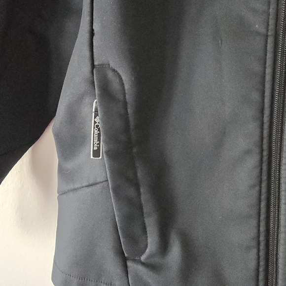 COLUMBIA Black Jacket All Season Coat Lightweight & Warm Minimalist Size Medium - Picture 3 of 15